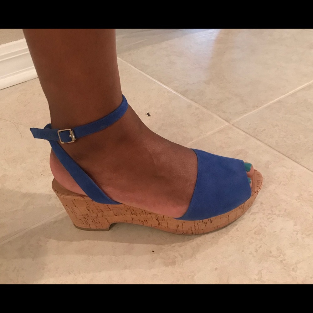 Platform sandals - Picture 2 of 2